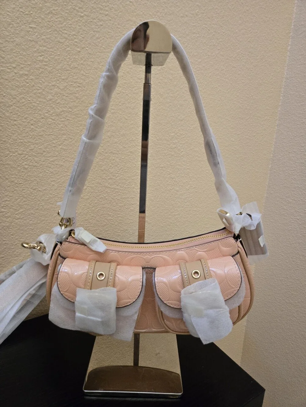 Coach Ashton Shoulder Bag In Signature Leather